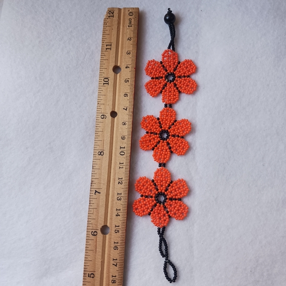Elegant Floral Beaded Necklace - Orange and Black - Picture 4 of 4